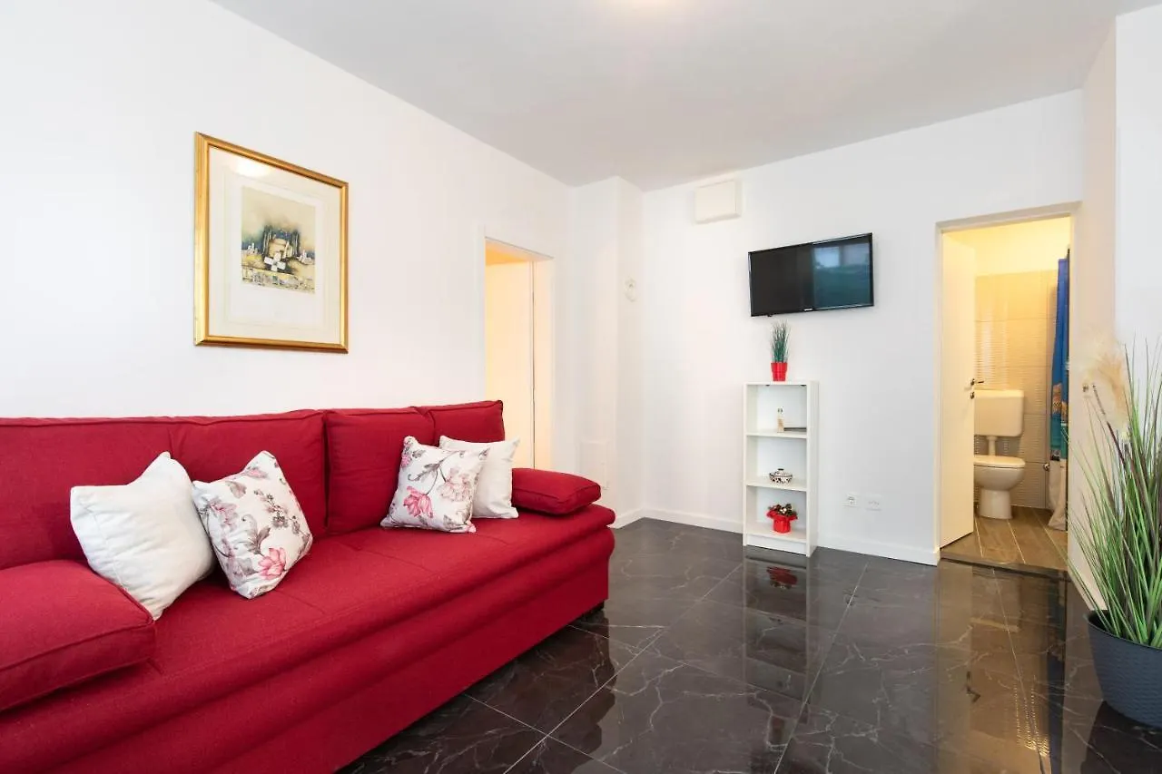Apartment Katica With A Spacious Terrace باشْكا